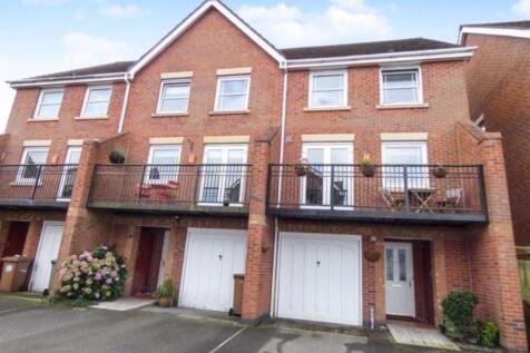4 bedroom town house for sale