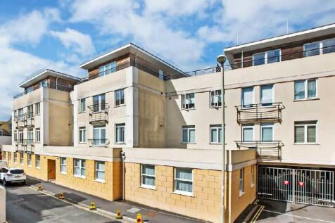 Carlton Place Teignmouth TQ14 8FQ 2 bed apartment for sale