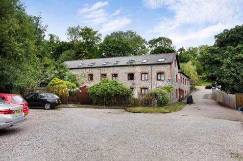 Higher Exeter Road, Teignmouth, TQ14 2 bed barn conversion for sale