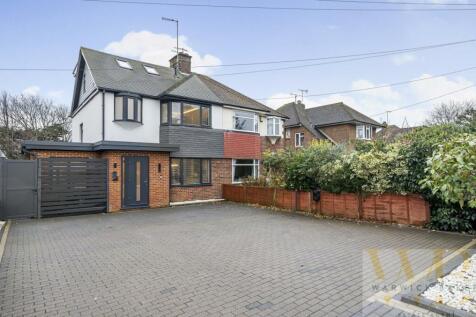 5 bedroom semi-detached house for sale