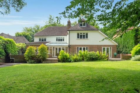 5 bedroom detached house for sale