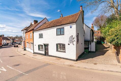 6 bedroom house for sale