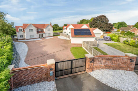 Baytree Lane, Little Clacton... 4 bed detached house for sale