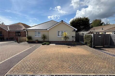 Springfield Meadows, Little Clacton... 3 bed bungalow for sale