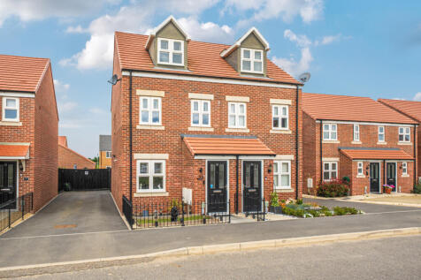 3 bedroom semi-detached house for sale