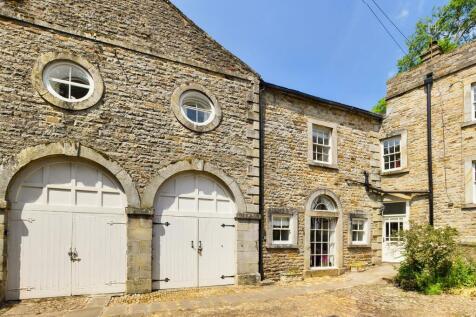 Richmond DL11 4 bed character property for sale