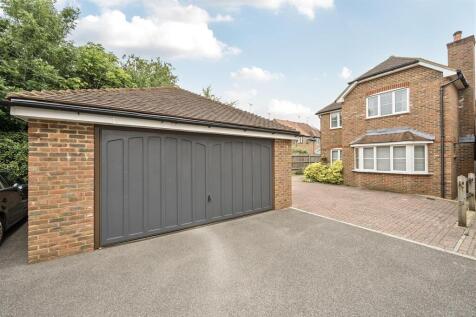 Pine Close, Westergate 4 bed detached house for sale
