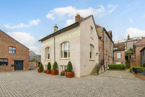 Brewery Hill, Arundel 2 bed apartment for sale