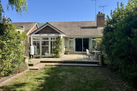 2 bedroom semi-detached bungalow for sale