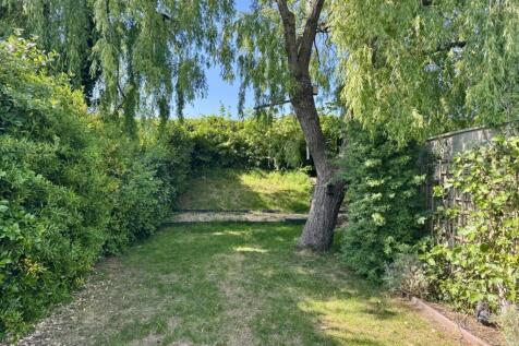 2 bedroom semi-detached bungalow for sale