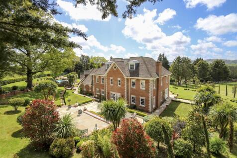 11 bedroom house for sale
