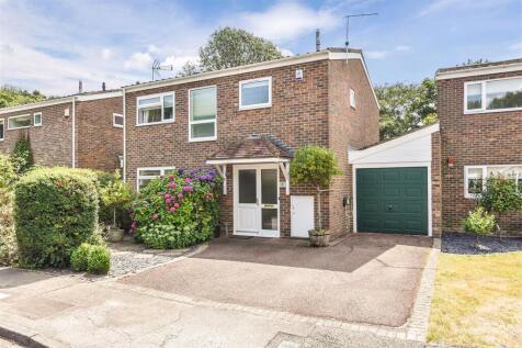 3 bedroom link detached house for sale