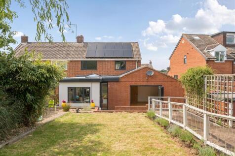 4 bedroom semi-detached house for sale