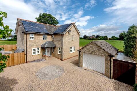 4 bedroom detached house for sale