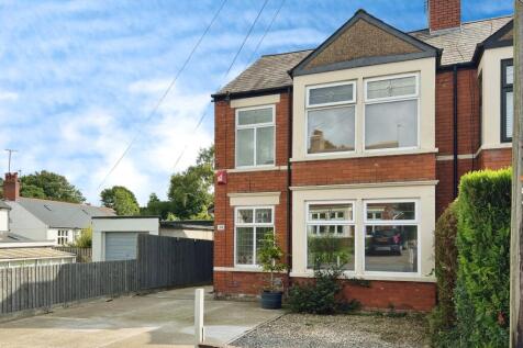 3 bedroom semi-detached house for sale
