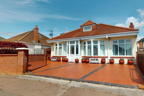 4 bedroom detached bungalow for sale