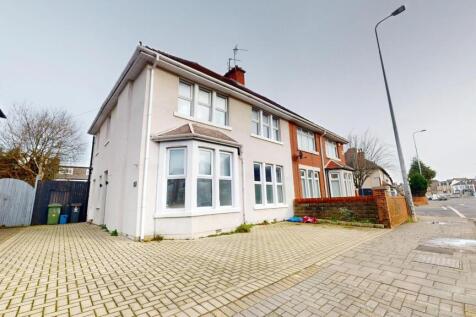 4 bedroom semi-detached house for sale