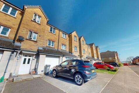4 bedroom town house for sale