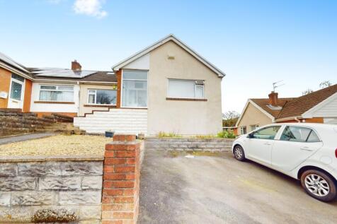 5 bedroom semi-detached bungalow for sale