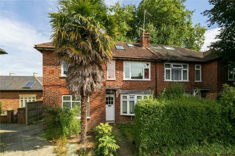 Courtlands Avenue, Kew, Surrey, TW9 2 bed apartment for sale