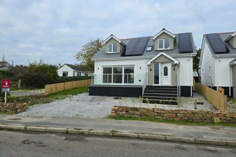 2 bedroom detached house for sale