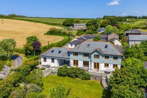 19 bedroom detached house for sale