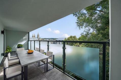 City Road, Truro 2 bed apartment for sale