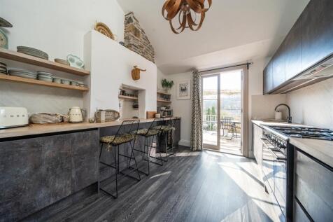 63 Fore Street, Plympton, Plymouth 3 bed terraced house for sale