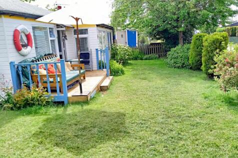 Humberston Fitties, Humberston... 2 bed chalet for sale