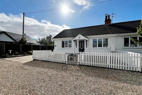 2 bedroom semi-detached bungalow for sale