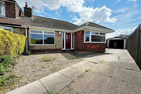 3 bedroom semi-detached bungalow for sale