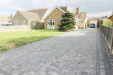 Brian Avenue, Cleethorpes, N.E.... 3 bed detached bungalow for sale