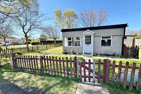 Humberston Fitties, Humberston... 2 bed chalet for sale