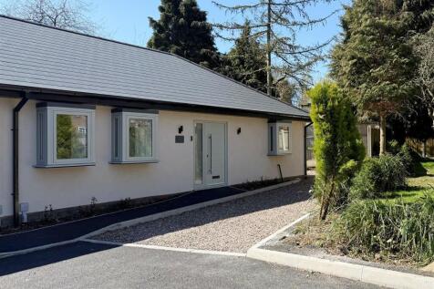 2 bedroom semi-detached bungalow for sale