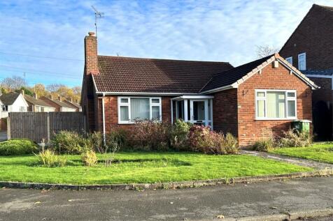 Lansdowne Road, Hurst Green, Halesowen 2 bed detached bungalow for sale