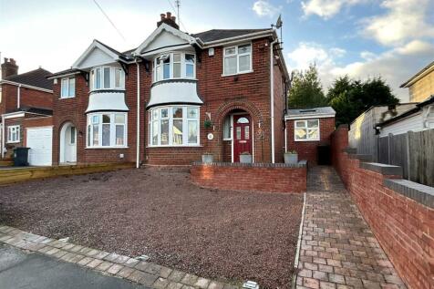 4 bedroom semi-detached house for sale