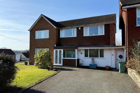 Raddens Road, Halesowen 4 bed link detached house for sale
