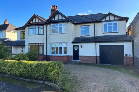 Sweetpool Lane, Hagley, Stourbridge 4 bed semi
