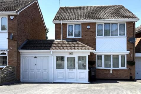 3 bedroom link detached house for sale