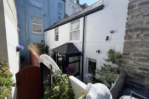 1 bedroom cottage for sale