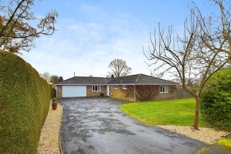 Grove Drive, Woodhall Spa LN10 4 bed detached bungalow for sale