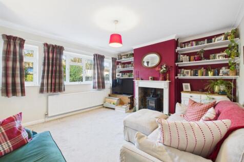 St. Annes Road, Uxbridge UB9 3 bed semi