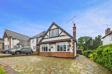 3 bedroom semi-detached bungalow for sale