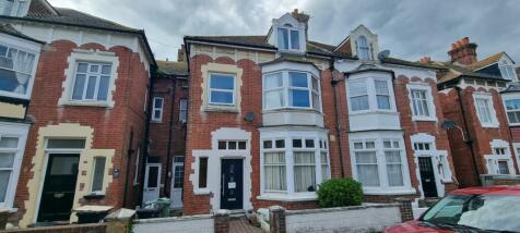 2 bedroom ground floor flat for sale