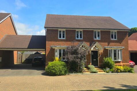 3 bedroom semi-detached house for sale