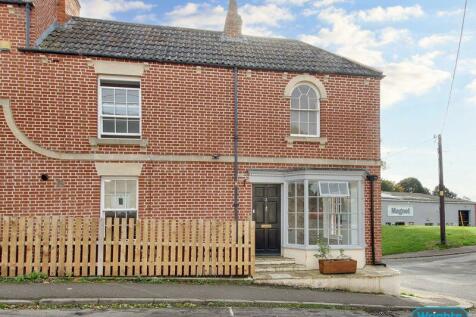 2 bedroom semi-detached house for sale