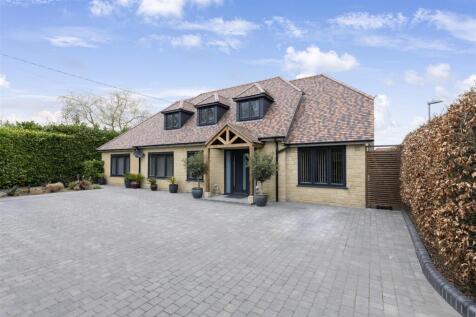 4 bedroom chalet for sale