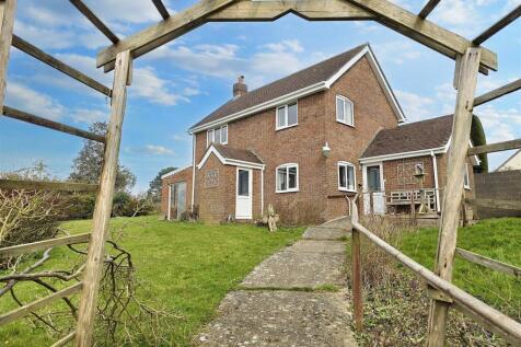 2 bedroom detached house for sale