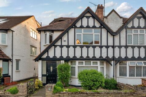 Broughton Avenue,  Finchley,  N3 5 bed semi