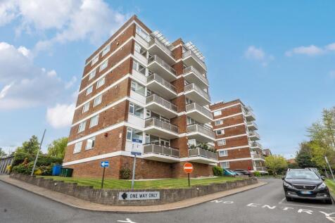 3 bedroom maisonette for sale